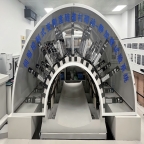 伺服控制式变刚度隧道衬砌动-静振动测试系统